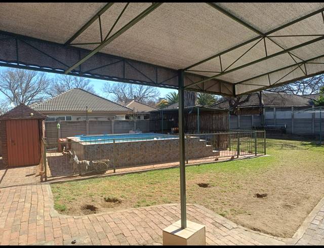 3 BEDROOM HOUSE TO LET IN VANDERBIJLPARK SW 1